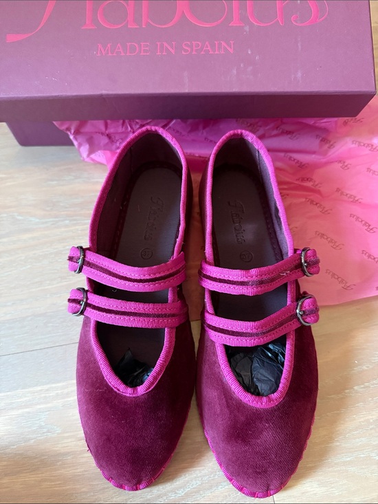 Flabelus Shoes - Flabelus Claire Women's Double-Strap Velvet Mary Janes in Burgundy NWT
